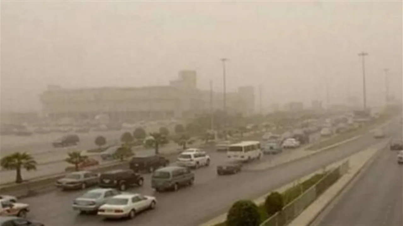 تحذيرات الأرصاد.. تقلبات جوية حادة وضباب كثيف يغطي أجزاء واسعة من المملكة